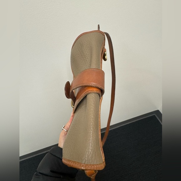 Vintage Dooney and Bourne Crossbody - Picture 13 of 16